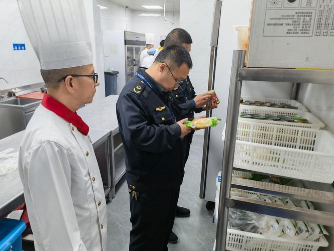 甘州區(qū)北街市場(chǎng)監(jiān)管所開(kāi)展餐飲環(huán)節(jié)肉類產(chǎn)品專項(xiàng)整治，筑牢食品安全防線